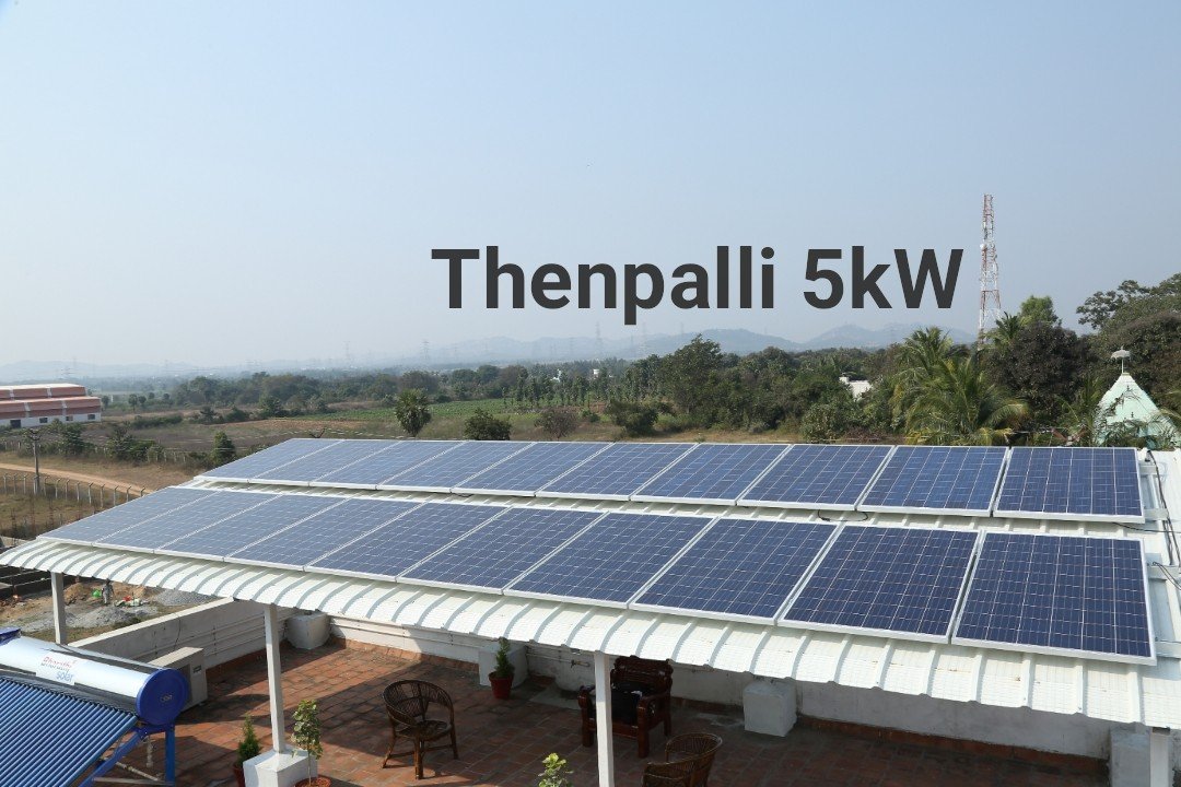 Commercial building rooftop solar installation